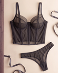 Komplet Bielizny Black Mesh: Gorsetowy Top + Stringi