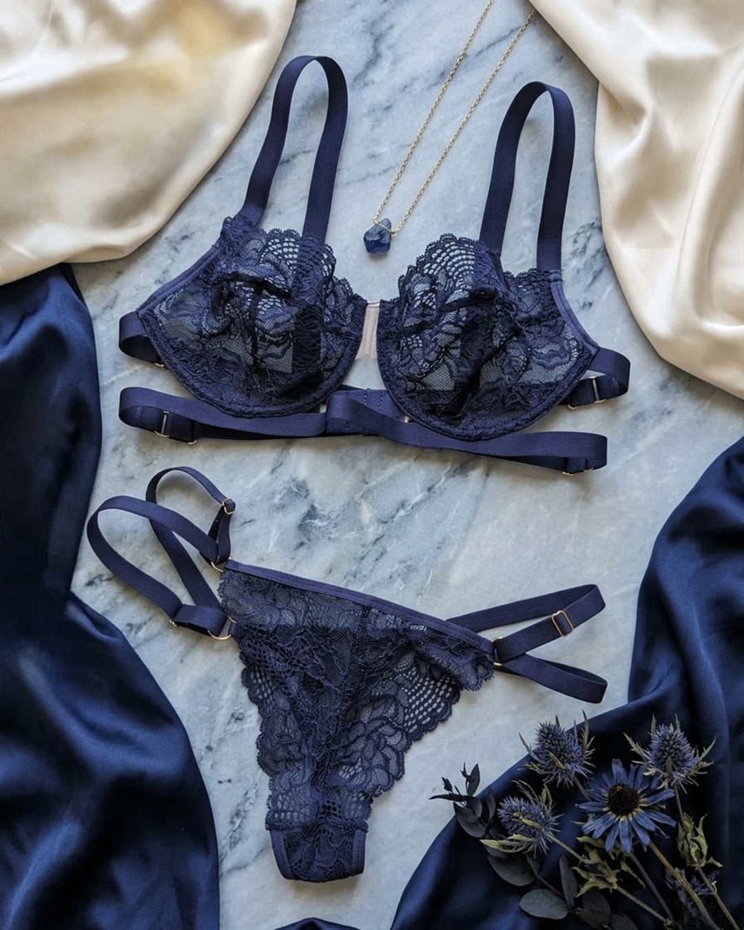 Komplet Bielizny "Midnight Straps"